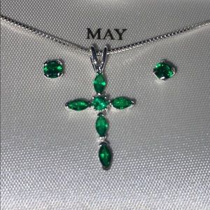 Sterling Silver Emerald Cross Necklas & Earrings